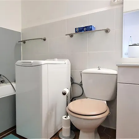 アパート A Avec Parking, Balcon, Animaux Admis - Fr-1-780-37